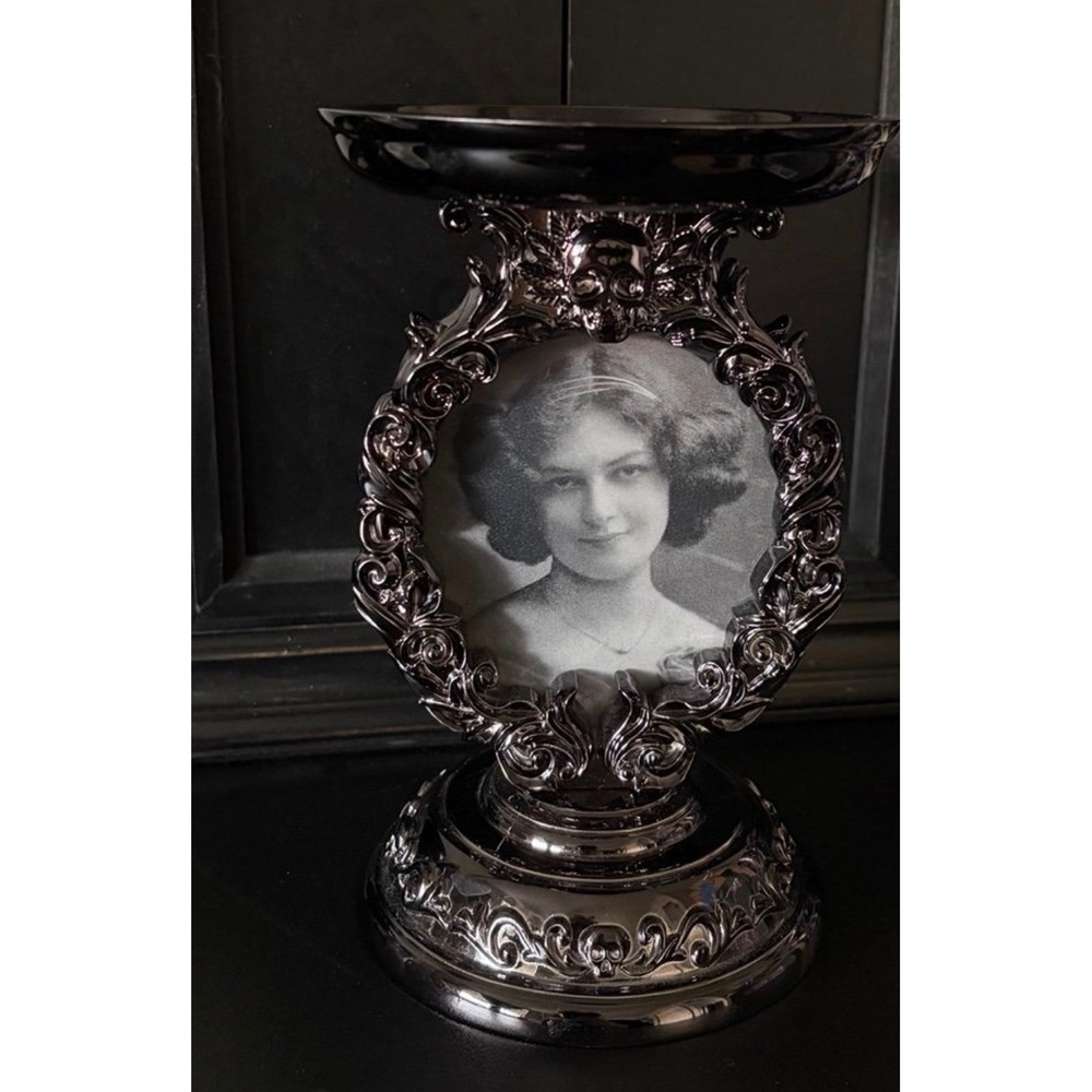 Bath‎ and Body Works Skull halloween Portrait Candle Holder Gunmetal Gothic - Picture 1 of 4